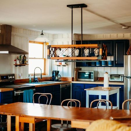 The Barn At Evermore: Riverfront Retreat W/Hot Tub 卢雷 外观 照片