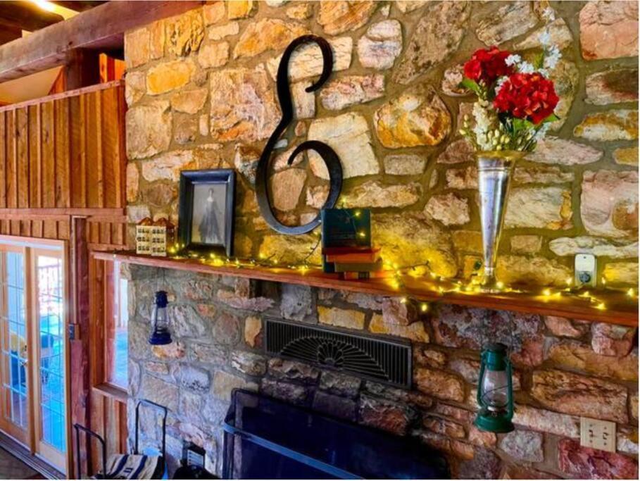 The Barn At Evermore: Riverfront Retreat W/Hot Tub 卢雷 外观 照片