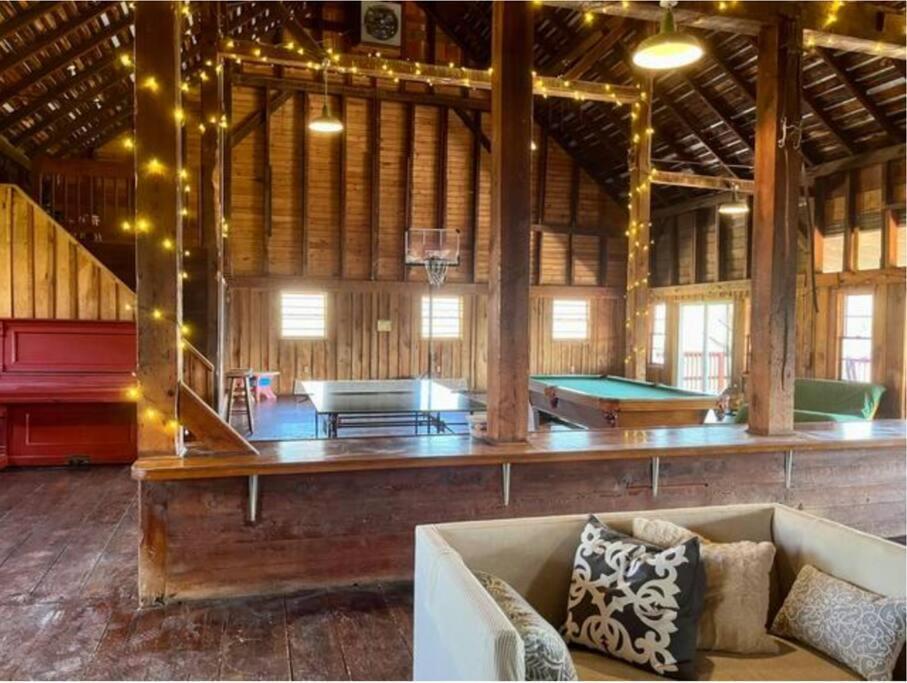 The Barn At Evermore: Riverfront Retreat W/Hot Tub 卢雷 外观 照片