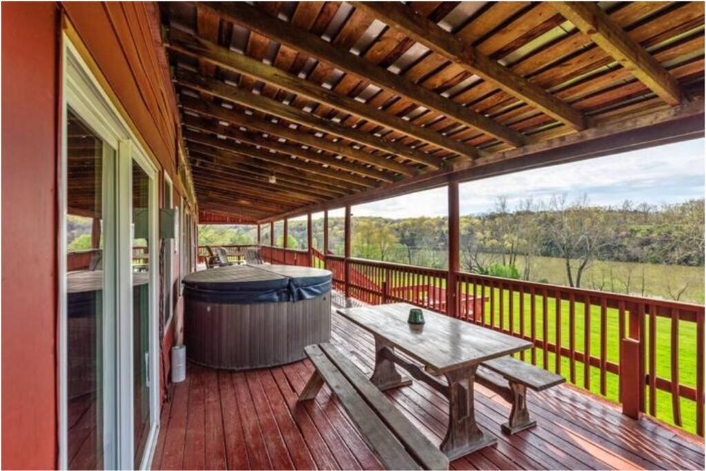 The Barn At Evermore: Riverfront Retreat W/Hot Tub 卢雷 外观 照片