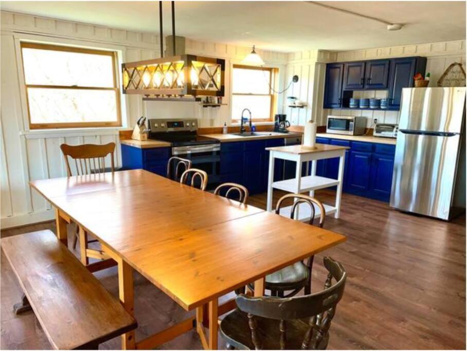 The Barn At Evermore: Riverfront Retreat W/Hot Tub 卢雷 外观 照片
