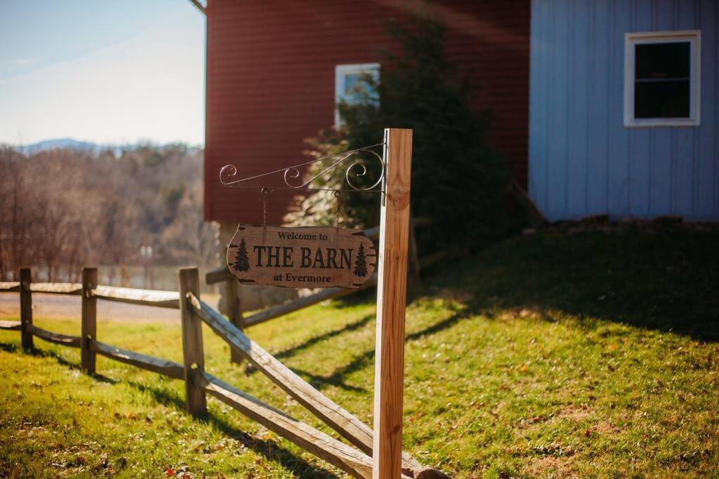 The Barn At Evermore: Riverfront Retreat W/Hot Tub 卢雷 外观 照片