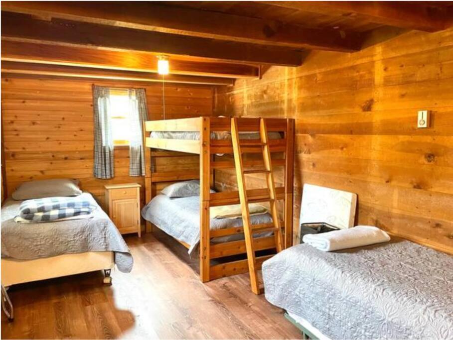 The Barn At Evermore: Riverfront Retreat W/Hot Tub 卢雷 外观 照片