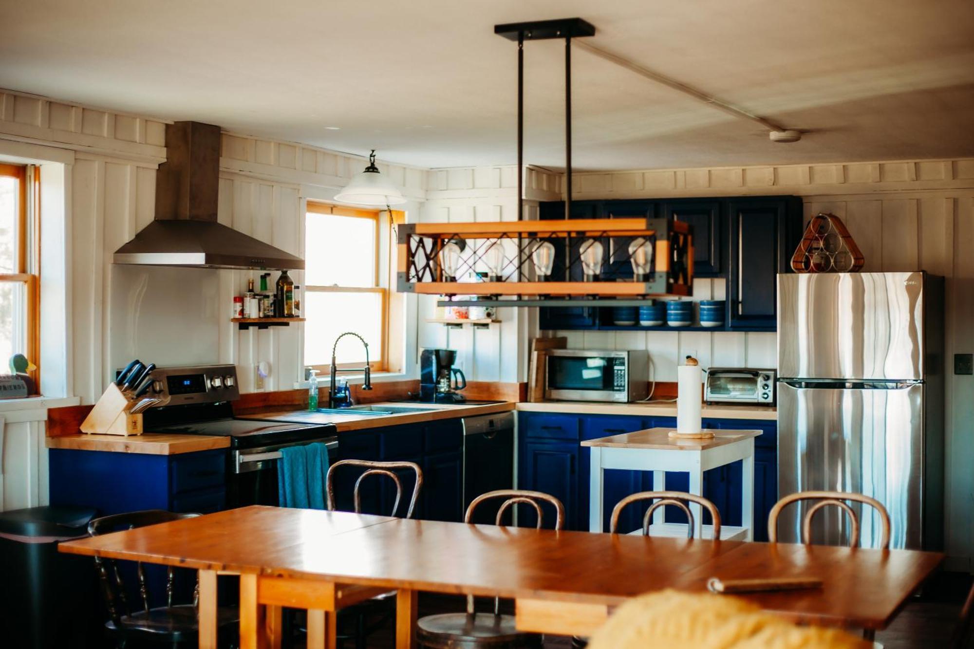 The Barn At Evermore: Riverfront Retreat W/Hot Tub 卢雷 外观 照片